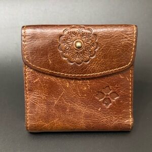 Vintage PATRICIA NASH Brown Distressed Embossed Leather Kisslock Bifold Wallet